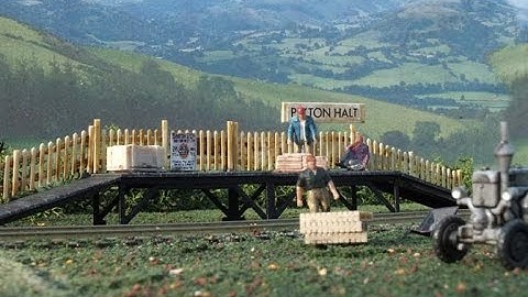 Model Railway - Invisible Baseboard Join?