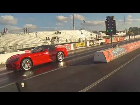 Tesla Model S Performance vs Dodge Viper SRT10 Drag Racing 1/4 Mile