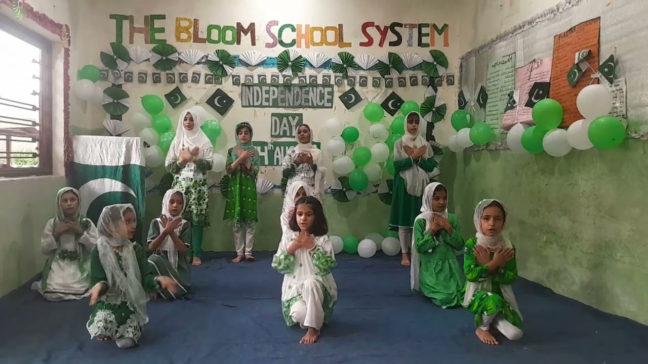Young Pakistanis, bright future! 🇵🇰💡 Celebrating 14th August with enthusiasm! 🎊 #14thAugust #