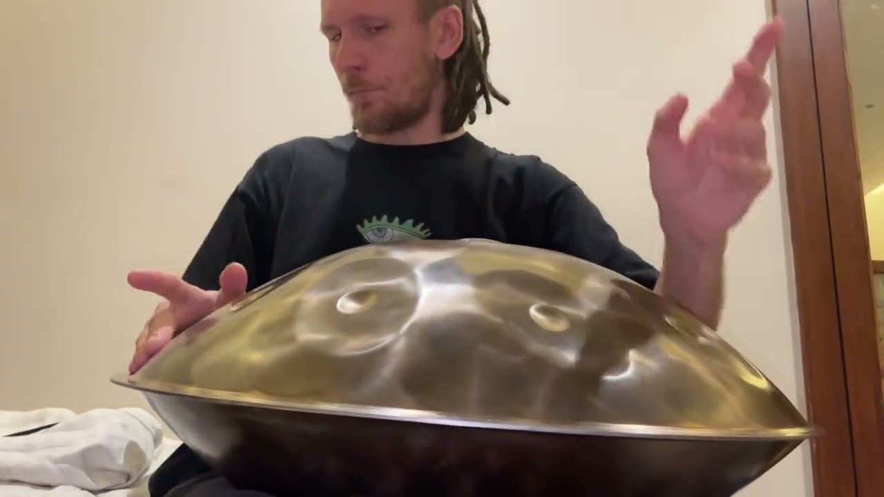 New handpan composition “From Khajuraho to Varanasi”