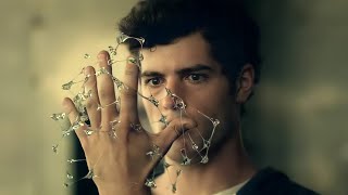 شاب ضعيف بيكتشف إن عنده قوة خارقة بتخليه أقوي شخص في العالم! ملخص فيلم Max steel