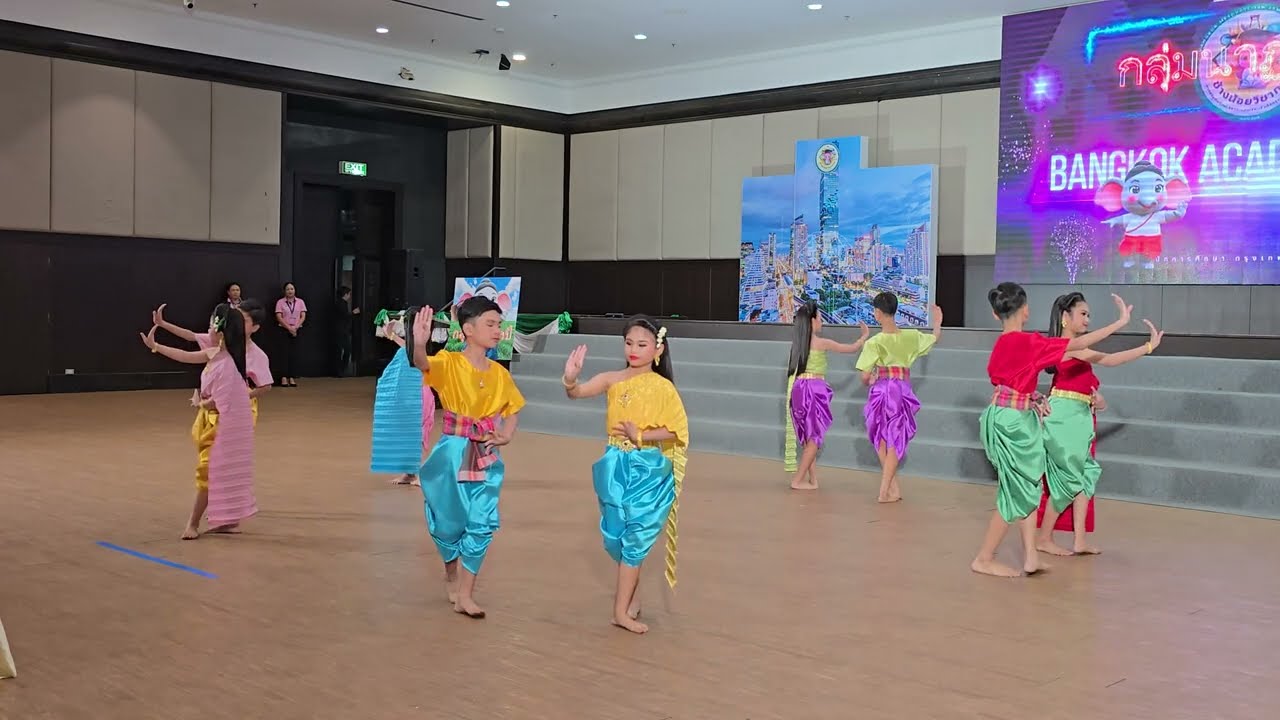 ชนะเลิศ รําวงมาตรฐาน 