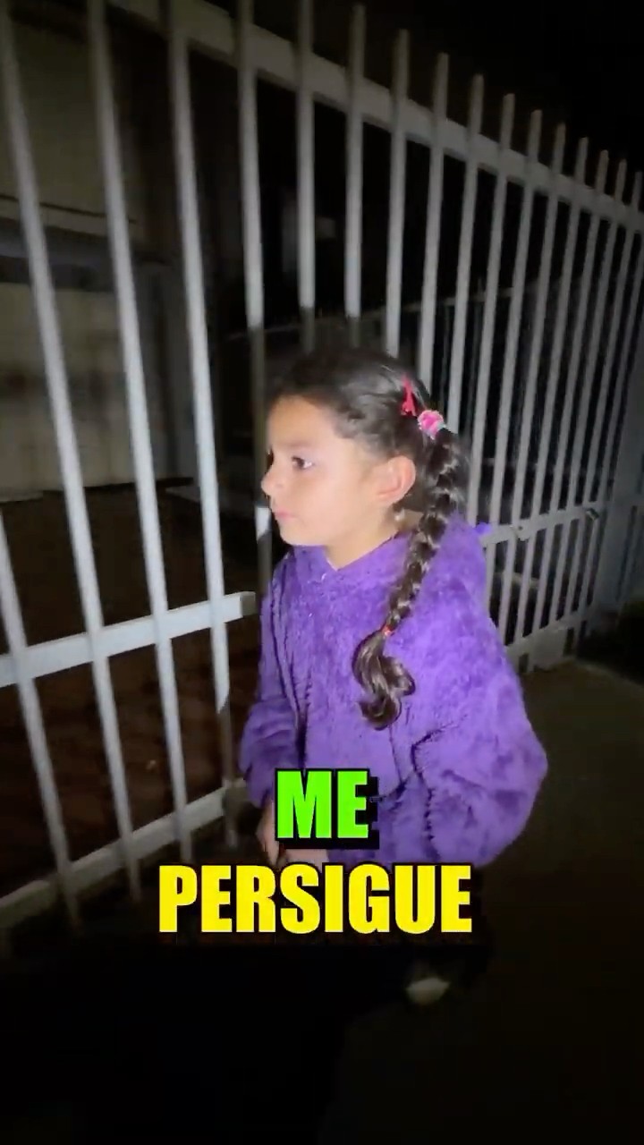 Drácula Persigue a mi Hermanita ?‍♂️AYUDA !!