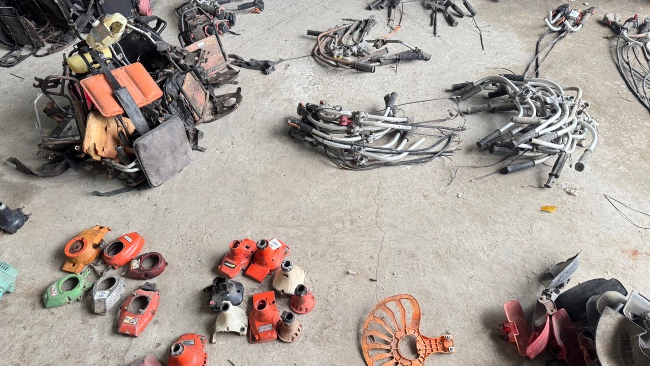 Phụ tùng máy cắt cỏ, ngày 04/06/2025 lô A. LH: Minh 0939171096