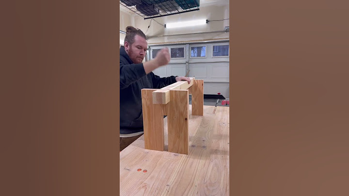 $25 DIY bench made from 2x4s #woodworking #diy #diyprojects #2x4 #bench #gerberdesignco
