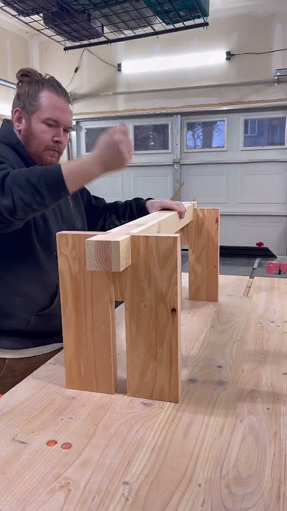 $25 DIY bench made from 2x4s #woodworking #diy #diyprojects #2x4 #bench #gerberdesignco