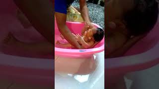 Cara Memandikan Bayi