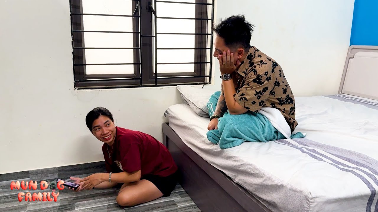 Check Dad's Phone! Did Mom Find Something Horrible?