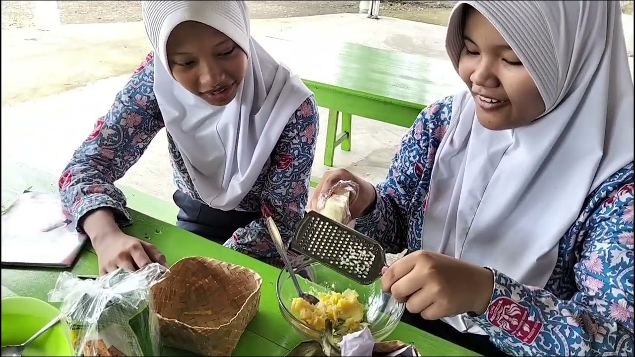 Tugas Kokulikuler bahasa Jawa membuat dialog cara membuat krekes tape singkong 