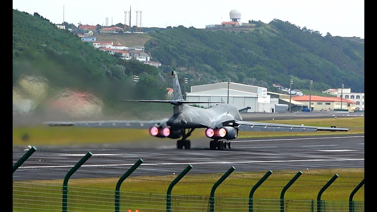 🚀 Supersonic Surprise: USAF B-1 Lancer at Lajes! Azores
