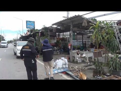 จนท.กองช่าง อบต.ช้างเผือกเร่งสำรวจความเสียหาย 26 ร้านค้า-บ้านเรือน