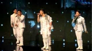 SM*SH at Konser Harvey Malaiholo