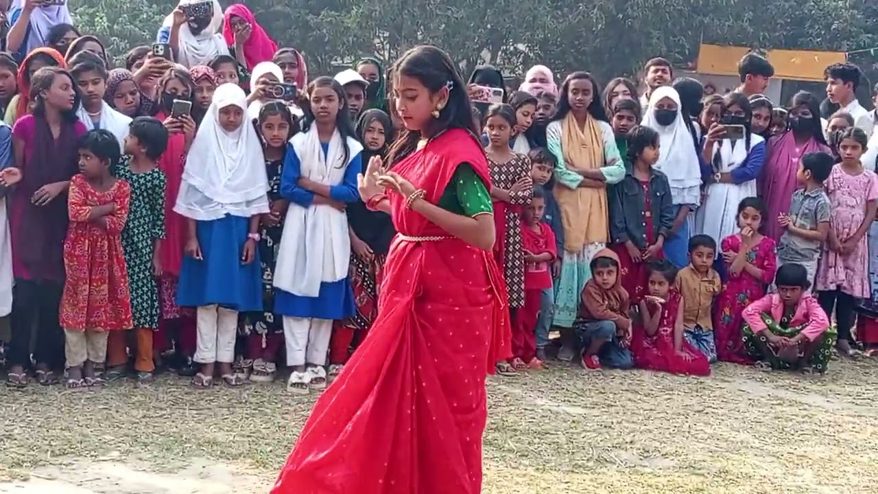 ভাই নাচ‌ টা পুরাই আগুন