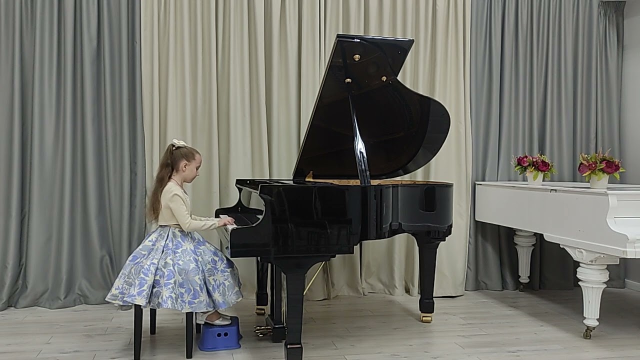 С. Майкапар " В садике", исполняет Булгакова Мария, 1 класс.