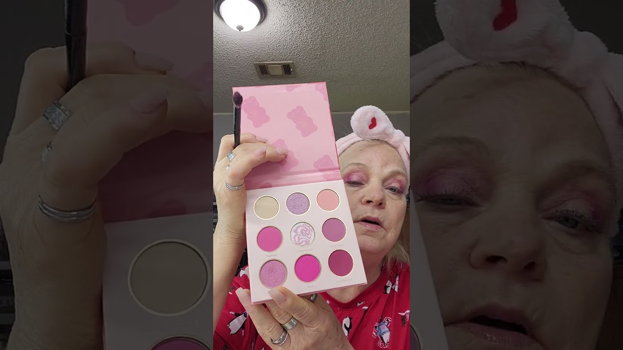 Pink burgundy and gold. This look is for Charlotte valentine's. Do my makeup with me.