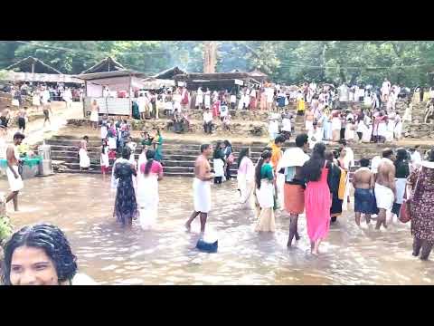 കൊട്ടിയൂർ പെരുമാളിന്റെ തിരു സന്നിധിയിൽ കൊട്ടിയൂർ പെരുമാളിന്റെ തിരു സന്നിധിയിൽ