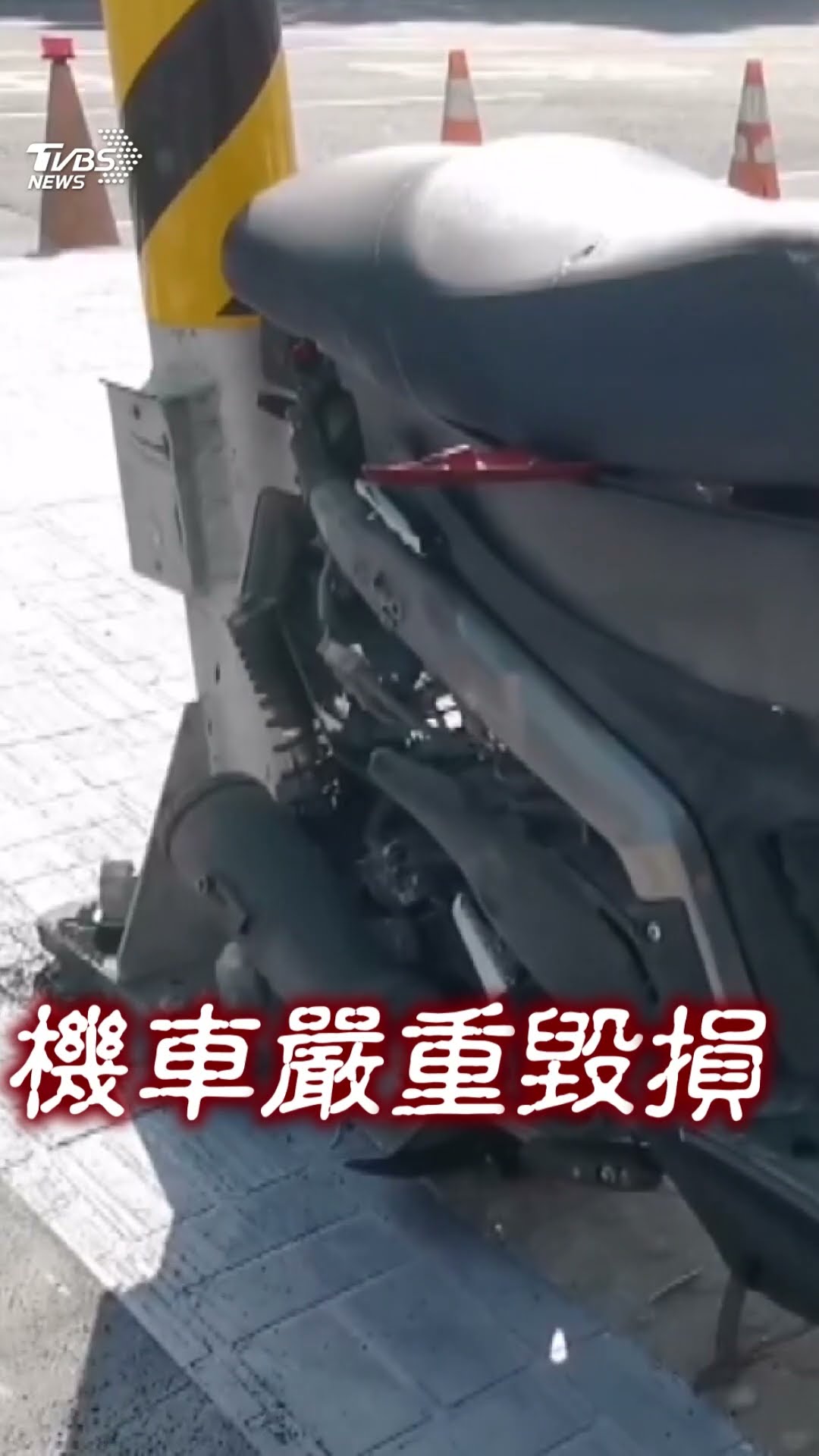 嘉義18歲女學生撞轉彎車拋飛人行道!　全身挫傷醫護嘆:這要縫了｜TVBS新聞@TVBSNEWS01