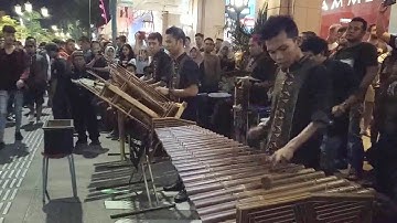 JURAGAN EMPANG -- CALUNG FUNK MALIOBORO YOGYAKARTA -- Traditional Musical Instrument Made of Bamboo