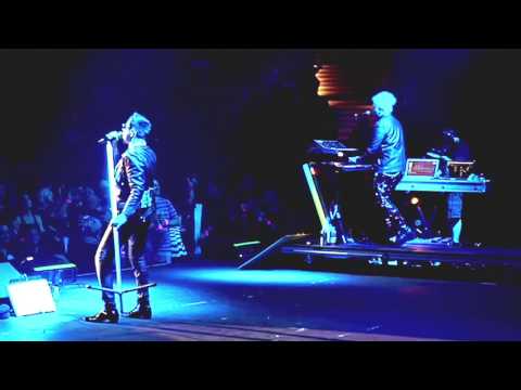 devotional-dave-/-freddie-morales-"world-in-my-eyes"-pacific-amphitheatre-2016