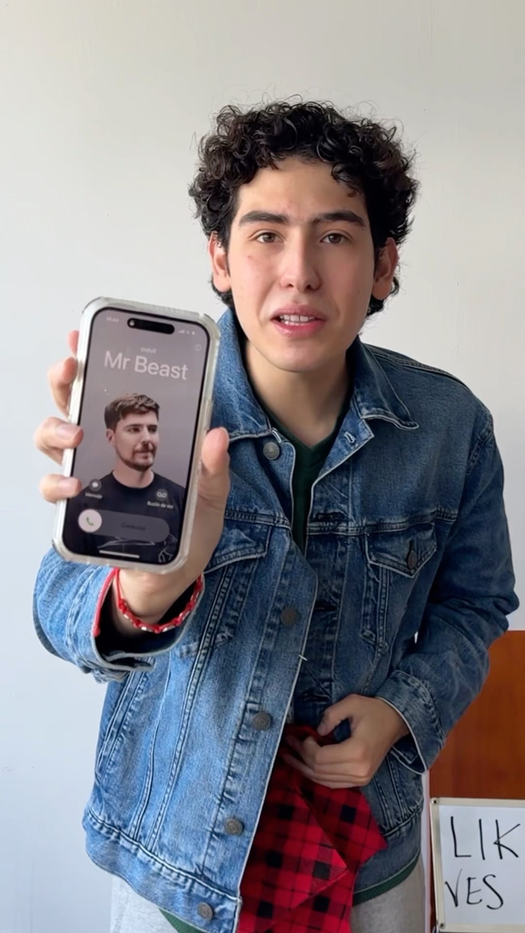 MR BEAST ME DIO UN REGALO?| Leo Study