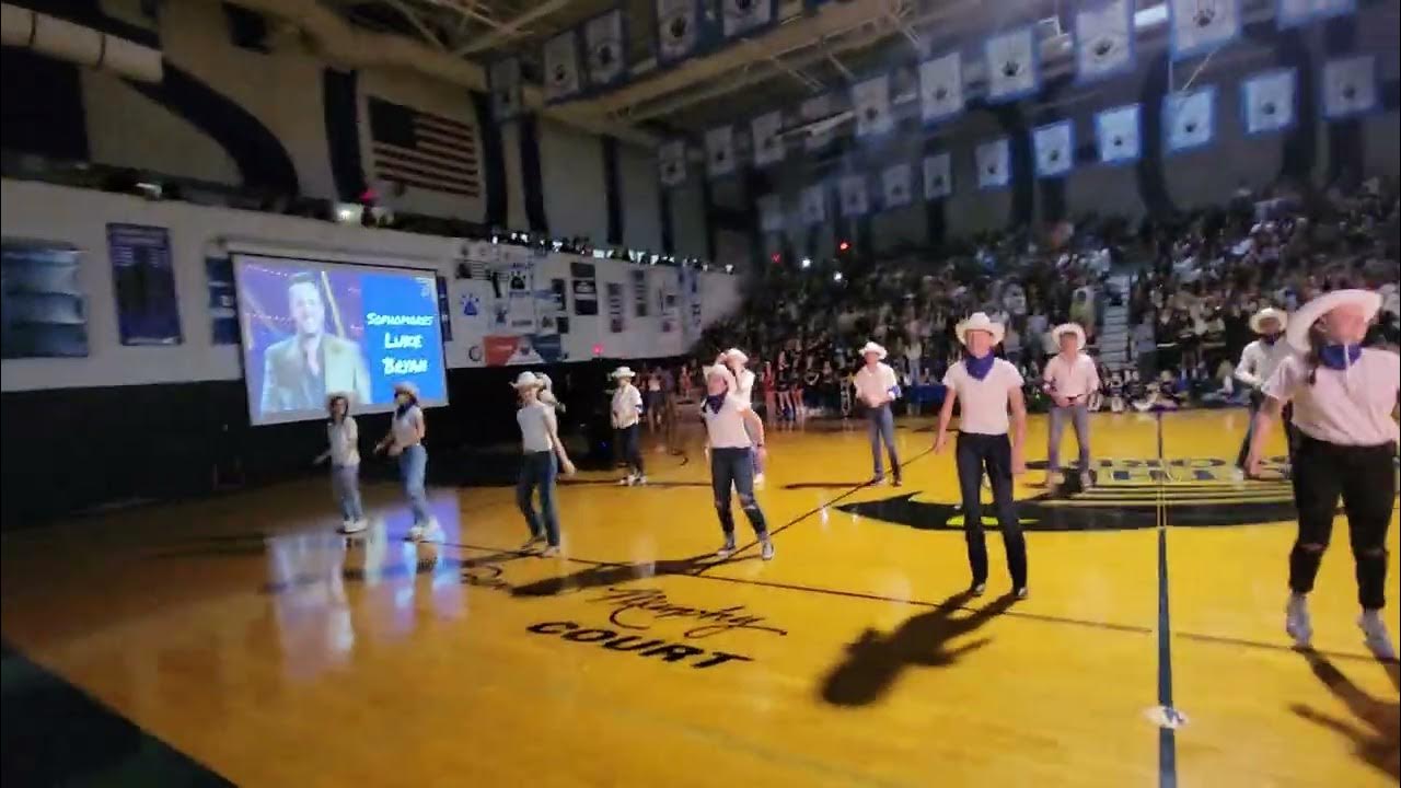 Class of 2025 Sophomore HOCO danceoff 2022 YouTube