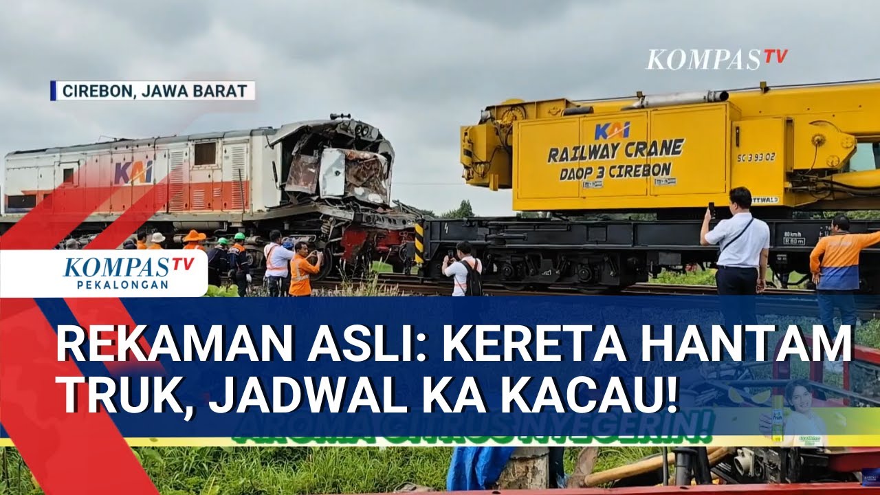 Ngeri! Detik-detik KA Menoreh Tabrak Truk di Cirebon