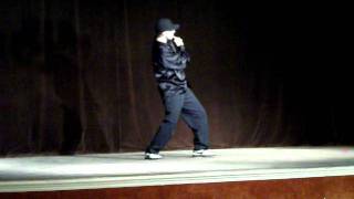 Bienio (Urban Flavours, Keep It Funky Crew) freestyle poppin showcase