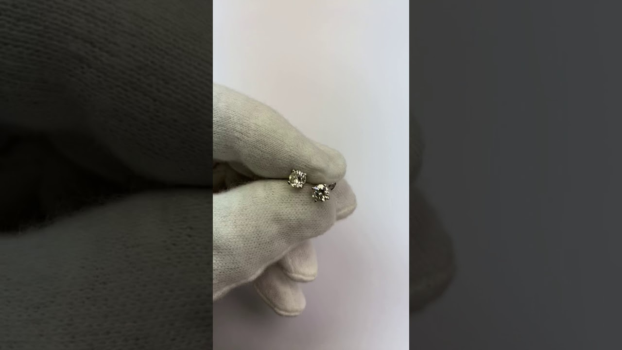 0.9 Carat 4 Prong Set Round Cut Diamond Women Stud Earring