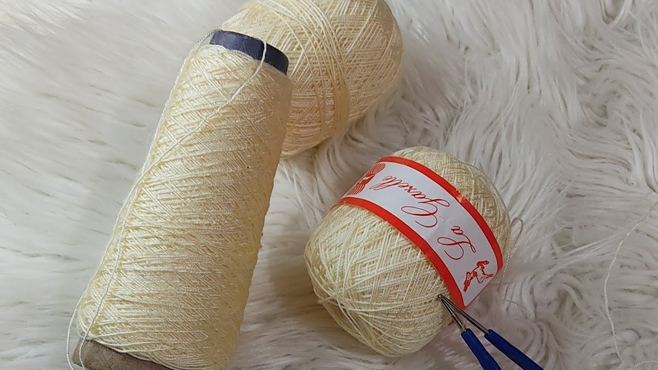 مفرش دائري بالكروشي للطاولات الصغيرة والكبيرة حسب الطلب