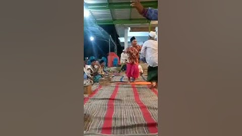 Kakek-kakek Sarungan Joget