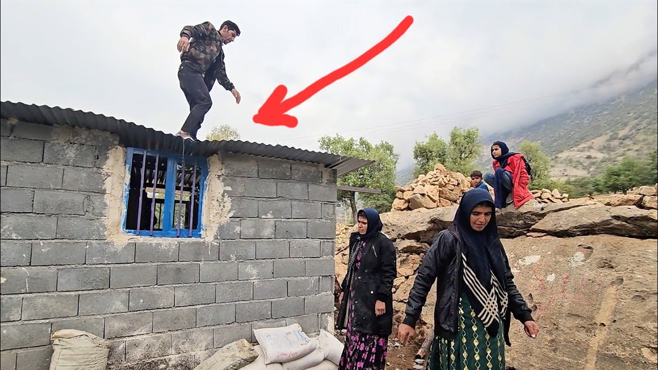 Important stage of house construction; the roof of Akram's house ...