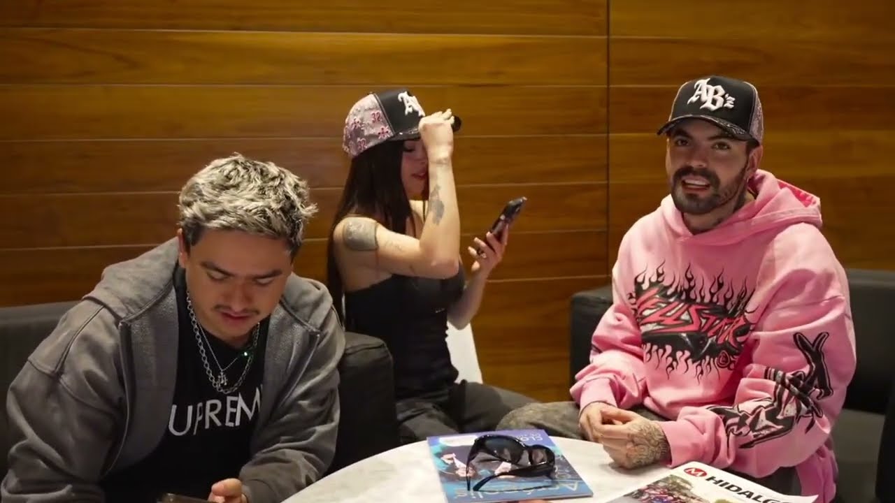 SAYURI Y MAESTRO SHIFU DISCUTEN EN STREAM