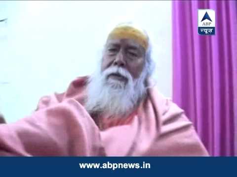 Shankaracharya Swami Swaroopanand slaps reporter on Modi question