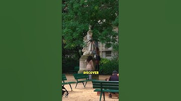 Deze man maakt verbluffende 3D-kunst en plaatst ze stiekem op beroemde plekken! 😲 @3dfiti #shorts