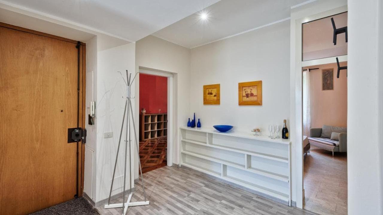 ACADAMIS 4 min a piedi da Porta Susa, Turin, Italy