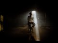 Emilio - Kartons & Fragen (Offizielles Musikvideo)