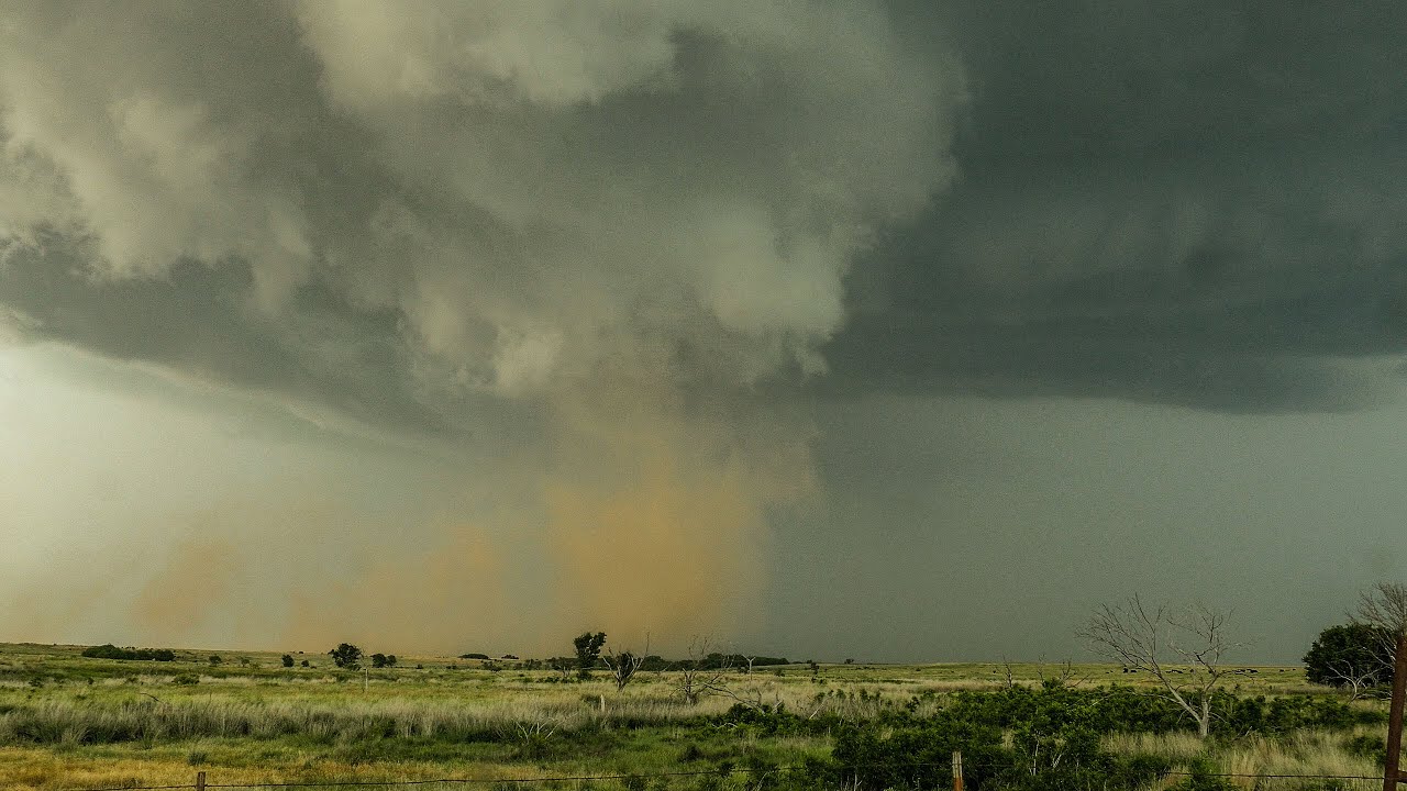 May 22, 2020 - Burkburnett, TX Dusty Tornado - YouTube