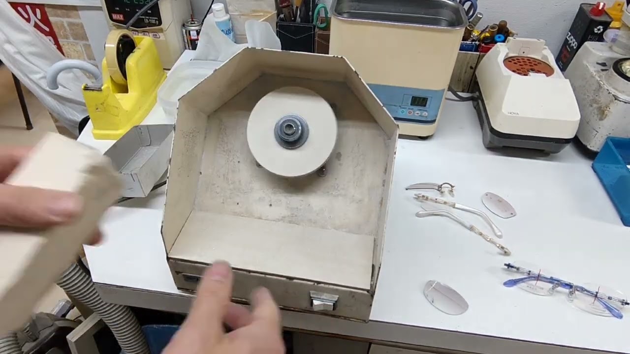 【眼鏡加工】ダイヤカットとふちなしメガネ加工方法