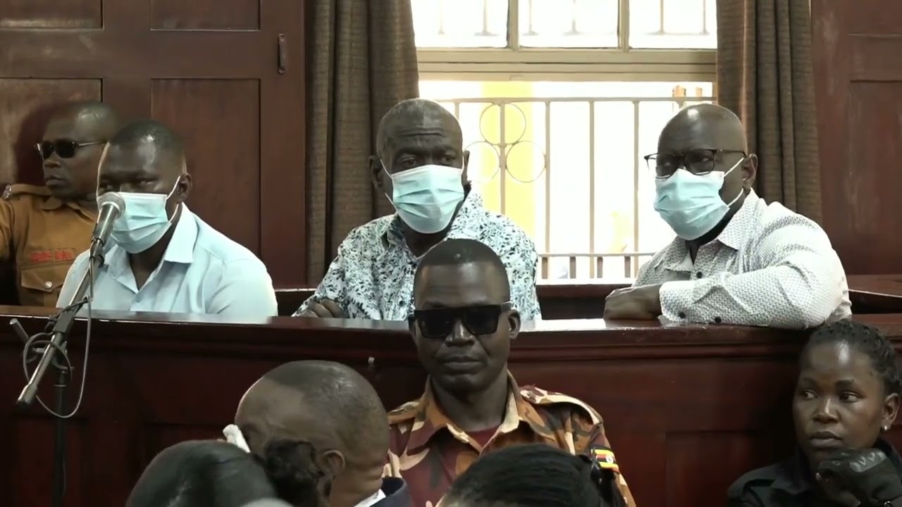 КИЗЗА БЕСИГЬЕ: ПОСТАНОВЛЕНИЕ, ЧТО ДОЧЬ ОБВИНЯЕМОГО СО СТОРОНЫ НАПАЛА НА СУДЬЮ