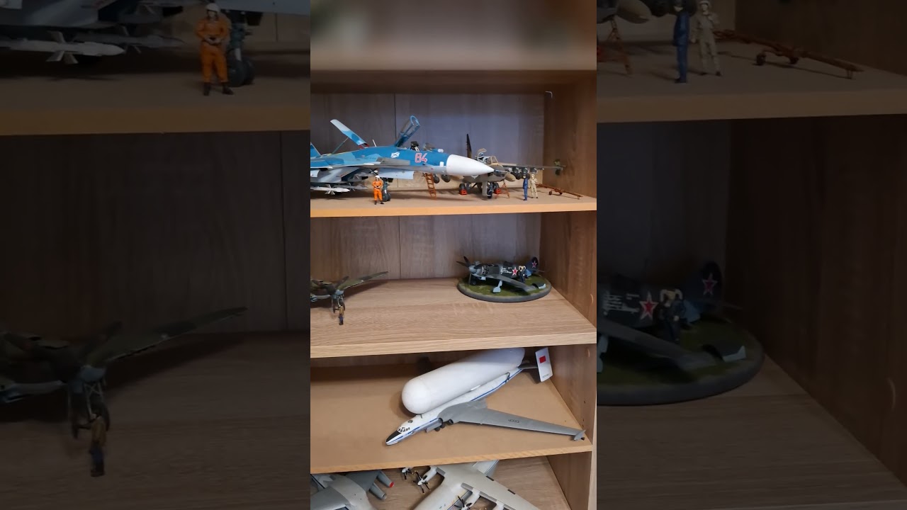 Мои модели на полке (не все). 