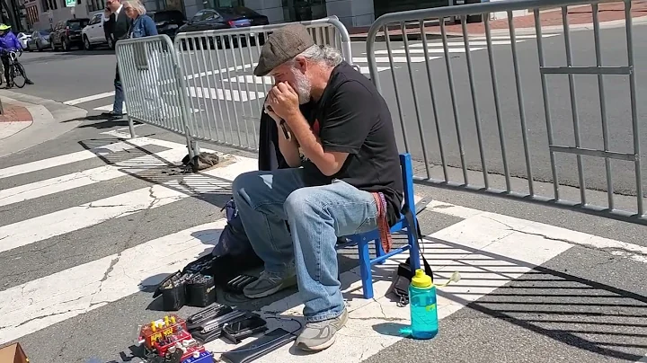 Cliff Bernier, Harmonica jam, King St. at Union St...