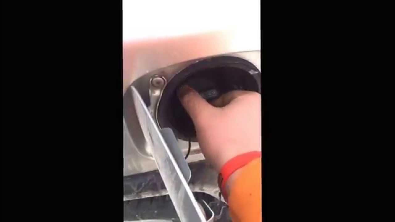 Gas cap wasn't clicking to lock 2 minute fix! YouTube