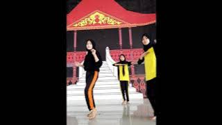 Nama:Siska zelia mahesa kelas X MIPA 2 tugas pjok 'Senam Poco-Poco'#Sman1benteng