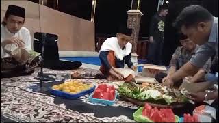 Download Lagu MOMEN LANGKA, MAKAN BERSAMA GUS ULIN NUHA DAN KELUARGA SEKAR WIJAYA DI SANGGAR. MP3