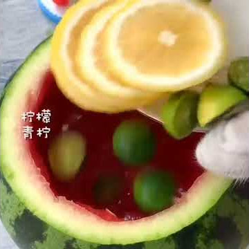 Tiktok Viral Kucing membuat jus semangka