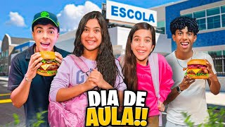 Dia De Aula Com Visita Dos Nossos Amigos Na Casa Nova Ganhamos Presente