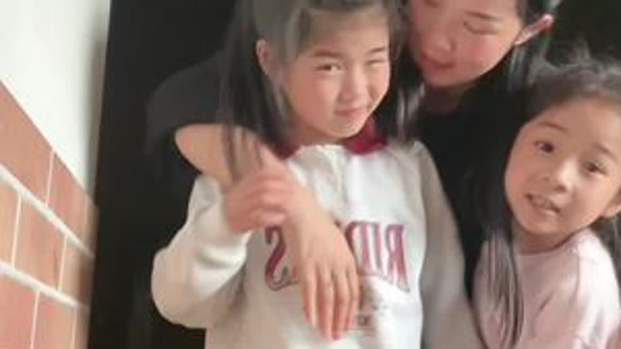 和两个孩子分开一个多月，今天这样见面了，没想到她们会这样说，此刻感觉自己真的很幸福#宝妈#记录生活 #日常vlog #婚姻