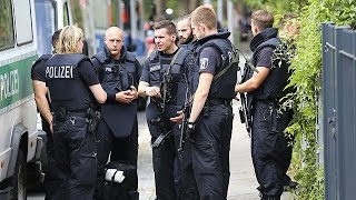 Three Syrians with suspected ISIL links arrested after German police raids