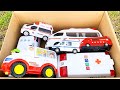 夏の公園で救急車（ミニカー）を走らせます！サイレン鳴らして坂道走る！