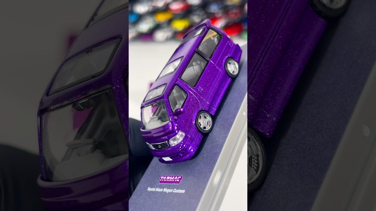 Распаковка модели Toyota Hiace Waggon Custom 1:64 от Tarmac Works!